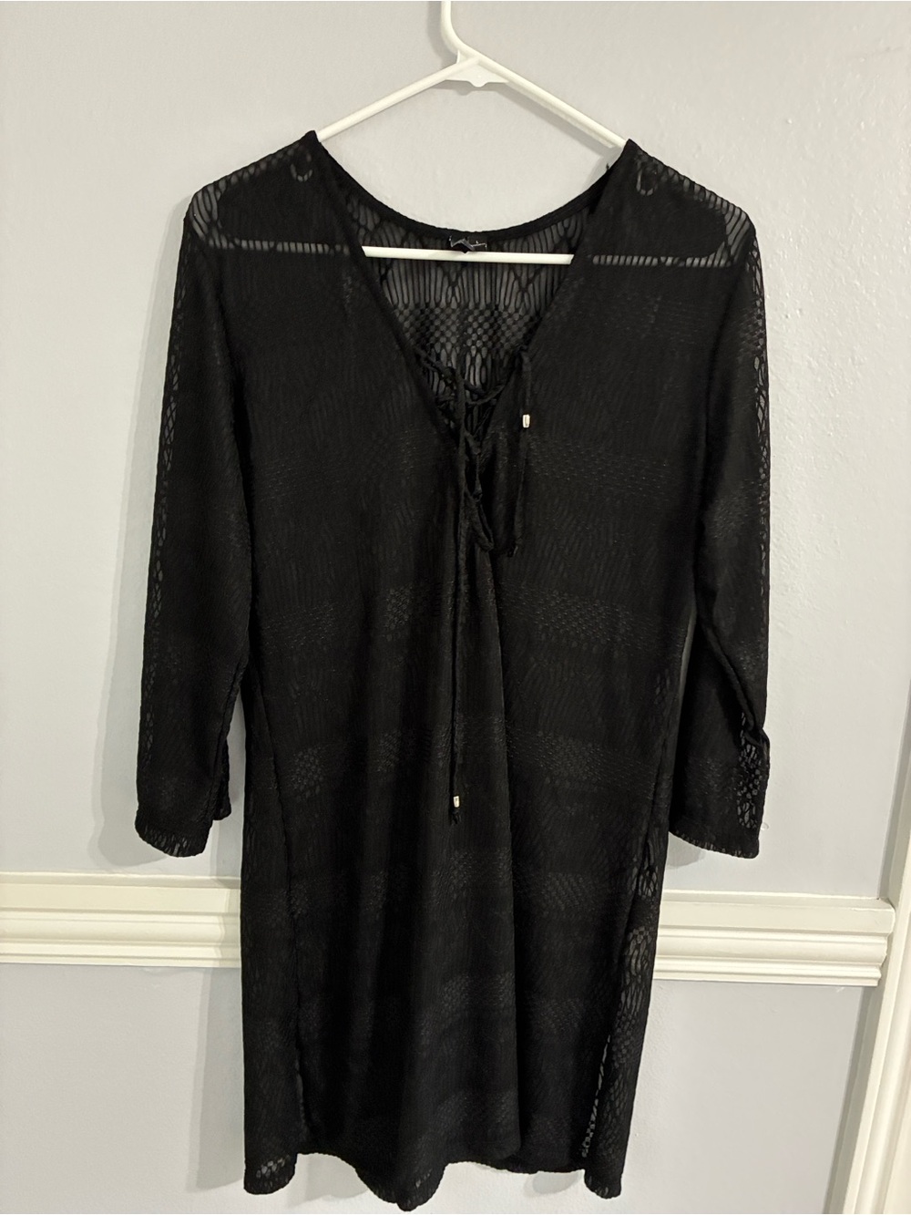Black Open‑Knit Mesh Cover‑Up – Size Large